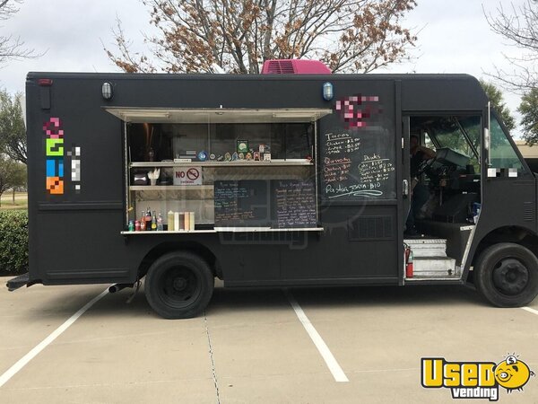 2000 Freigthliner Mt45 All-purpose Food Truck Texas Diesel Engine for Sale