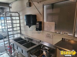 2000 Grumman Olson All-purpose Food Truck Upright Freezer Illinois Gas Engine for Sale
