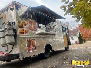 2000 Grumman Olson Kitchen Food Truck All-purpose Food Truck Cabinets Ohio for Sale