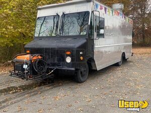 2000 Grumman Olson Kitchen Food Truck All-purpose Food Truck Removable Trailer Hitch Ohio for Sale