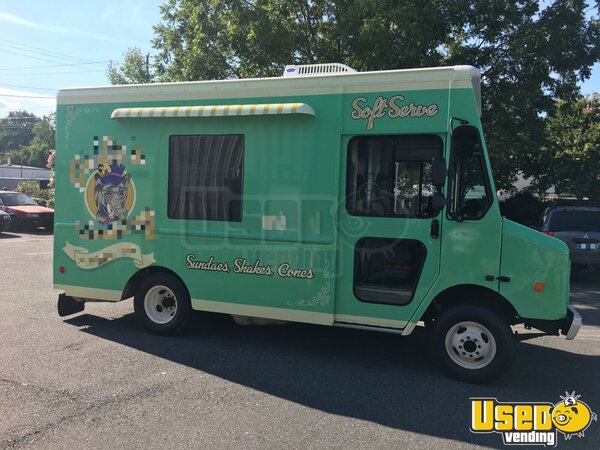 2000 Grumman P30 Soft-serve Ice Cream Truck Ice Cream Truck North Carolina Gas Engine for Sale