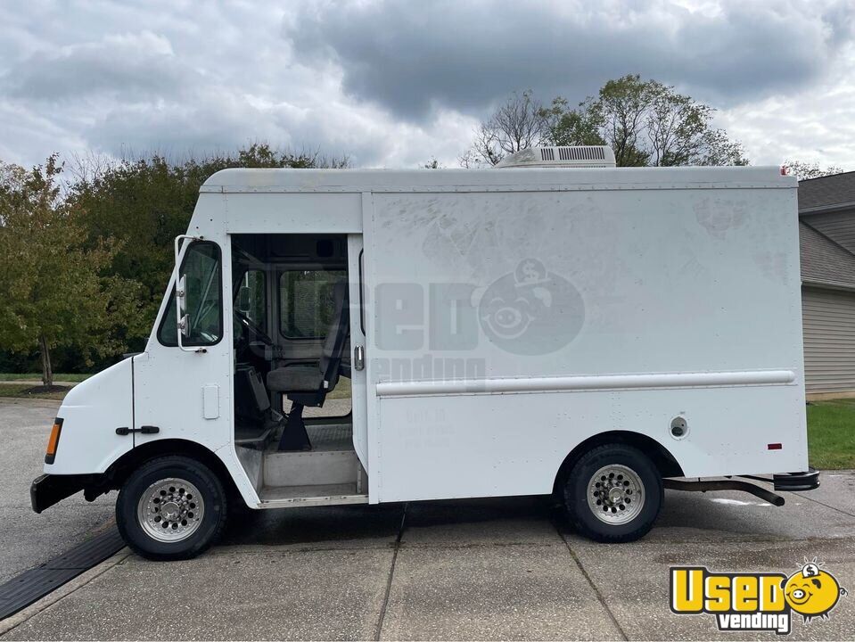 Workhorse step van shop for sale