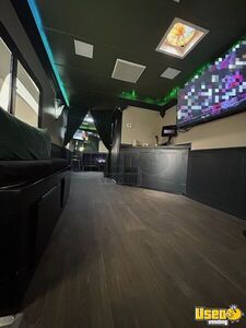 2000 Jamboree Mobile Barbershop Truck Mobile Hair & Nail Salon Truck Cabinets California Gas Engine for Sale