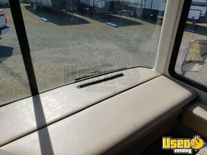 2000 Jamboree Mobile Barbershop Truck Mobile Hair & Nail Salon Truck Electrical Outlets California Gas Engine for Sale