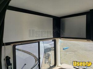 2000 Jamboree Mobile Barbershop Truck Mobile Hair & Nail Salon Truck Exterior Lighting California Gas Engine for Sale