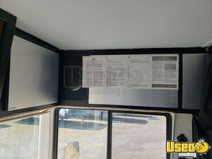 2000 Jamboree Mobile Barbershop Truck Mobile Hair & Nail Salon Truck Generator California Gas Engine for Sale