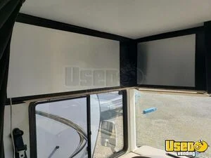 2000 Jamboree Mobile Barbershop Truck Mobile Hair & Nail Salon Truck Surveillance Cameras California Gas Engine for Sale