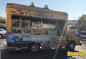 2000 Kitchen Food Truck All-purpose Food Truck Air Conditioning California Diesel Engine for Sale