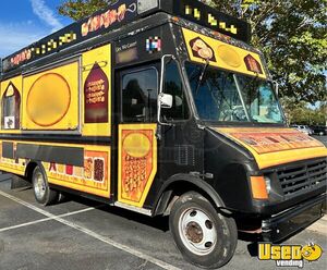 2000 Kitchen Food Truck All-purpose Food Truck Air Conditioning North Carolina Gas Engine for Sale