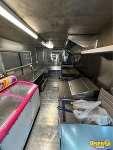 2000 Kitchen Food Truck All-purpose Food Truck Air Conditioning Texas Gas Engine for Sale