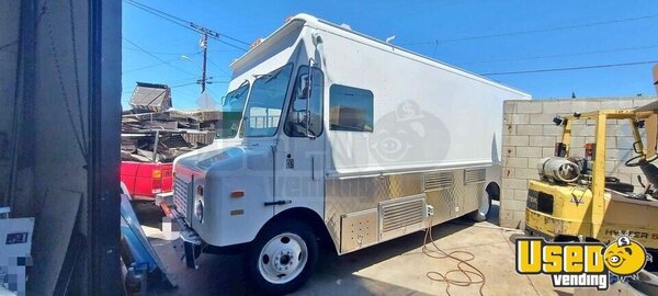 2000 Kitchen Food Truck All-purpose Food Truck California Gas Engine for Sale