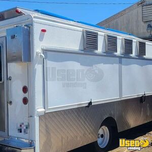 2000 Kitchen Food Truck All-purpose Food Truck Concession Window California Gas Engine for Sale