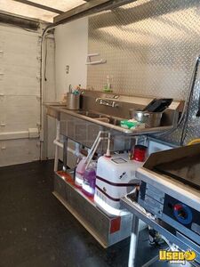 2000 Kitchen Food Truck All-purpose Food Truck Electrical Outlets Virginia Diesel Engine for Sale
