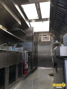 2000 Kitchen Food Truck All-purpose Food Truck Exterior Customer Counter California Diesel Engine for Sale