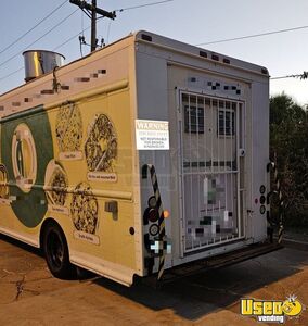 2000 Kitchen Food Truck All-purpose Food Truck Insulated Walls Oklahoma Diesel Engine for Sale