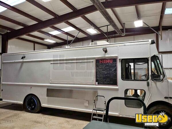 2000 Kitchen Food Truck All-purpose Food Truck Oklahoma Diesel Engine for Sale