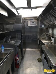 2000 Kitchen Food Truck All-purpose Food Truck Stainless Steel Wall Covers California Diesel Engine for Sale