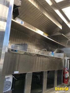 2000 Kitchen Food Truck All-purpose Food Truck Upright Freezer California Diesel Engine for Sale