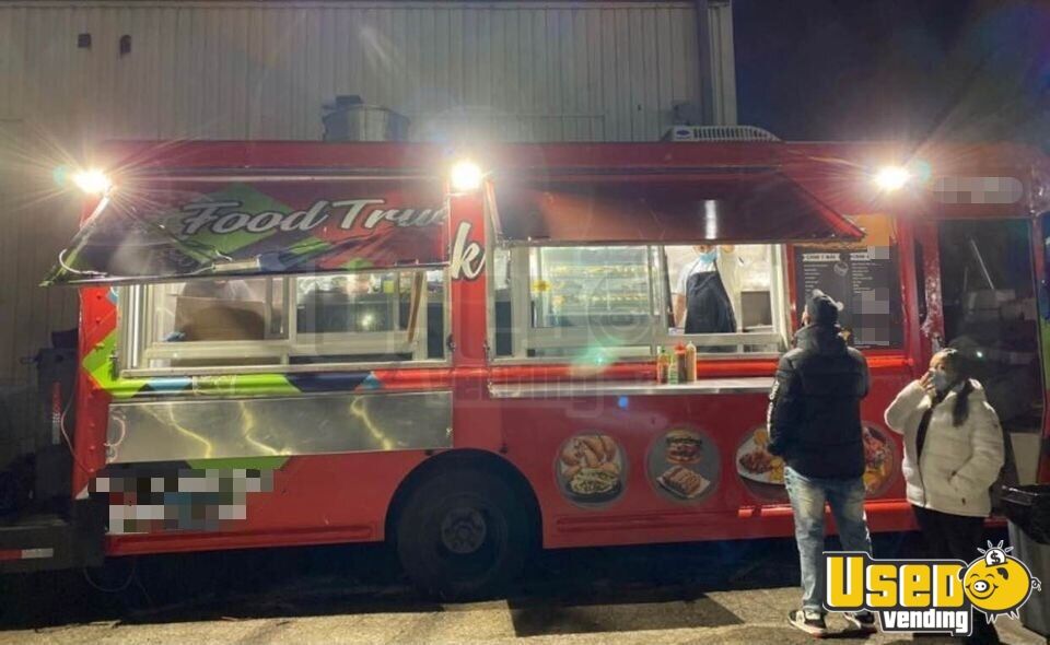 2000 Freightliner Diesel Step Van Kitchen Food Truck for Sale in