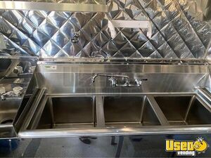 2000 Md2120 All-purpose Food Truck Stainless Steel Wall Covers Texas Diesel Engine for Sale
