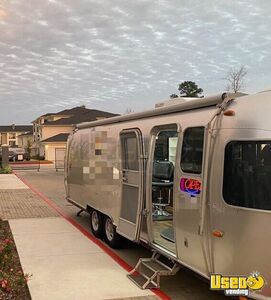 2000 Mobile Barbershop Mobile Hair & Nail Salon Truck Air Conditioning Texas for Sale