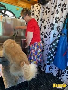 2000 Mobile Pet Wash And Retail Store Truck Pet Care / Veterinary Truck Exterior Lighting New Mexico Gas Engine for Sale