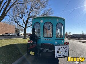 2000 Mobile Pet Wash And Retail Store Truck Pet Care / Veterinary Truck Propane Tank New Mexico Gas Engine for Sale