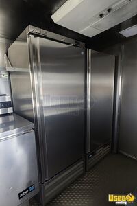 2000 Mt 45 Chassis All-purpose Food Truck Slide-top Cooler Florida Diesel Engine for Sale
