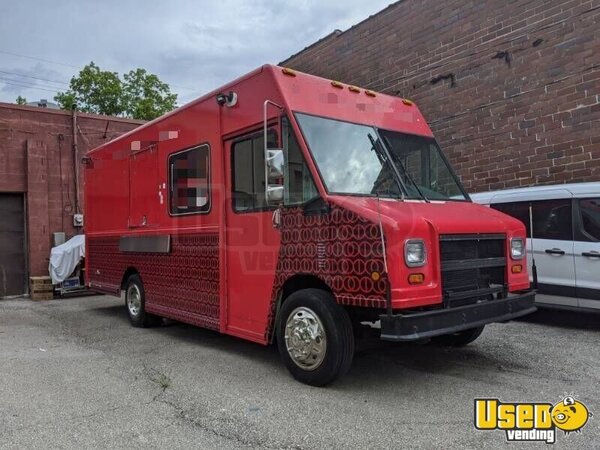 2000 Mt35 Food Truck All-purpose Food Truck Kansas Diesel Engine for Sale