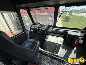 2000 Mt45 All-purpose Food Truck Diamond Plated Aluminum Flooring Iowa Diesel Engine for Sale