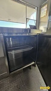 2000 Mt45 Coffee & Beverage Truck Deep Freezer Texas Diesel Engine for Sale