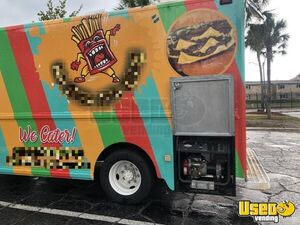 2000 Mt45 Kitchen Food Truck All-purpose Food Truck Exhaust Hood Florida Diesel Engine for Sale