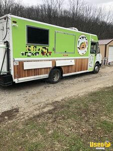 2000 Mt45 Kitchen Food Truck All-purpose Food Truck Indiana Diesel Engine for Sale