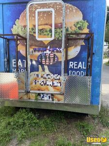 2000 Mt45 Kitchen Food Truck All-purpose Food Truck Stainless Steel Wall Covers Florida Diesel Engine for Sale