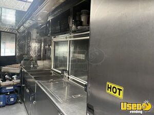 2000 Mt45 Step Van Kitchen Food Truck All-purpose Food Truck Oven Pennsylvania Diesel Engine for Sale