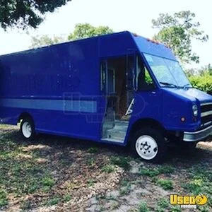 2000 Mt45 Step Van Mobile Boutique Truck Mobile Boutique Air Conditioning Colorado Diesel Engine for Sale