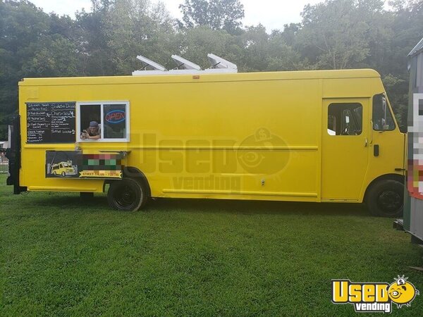 2000 Mt55 Stepvan Kitchen Food Truck All-purpose Food Truck Concession Window Missouri for Sale