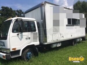 2000 Nissan Ud8 All-purpose Food Truck Air Conditioning Tennessee Diesel Engine for Sale