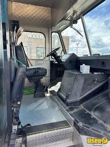 2000 P30 All-purpose Food Truck Diamond Plated Aluminum Flooring Colorado Gas Engine for Sale