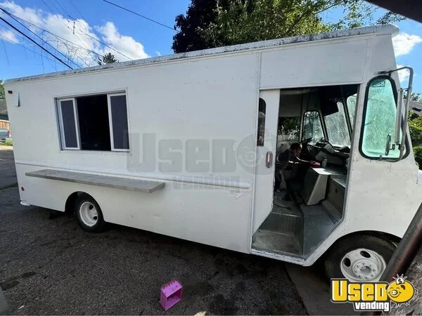 2000 P30 All-purpose Food Truck Minnesota for Sale