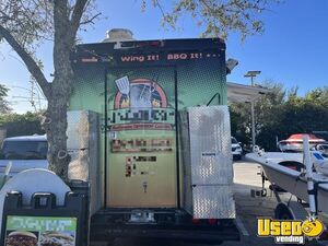 2000 P32 Step Van Kitchen Food Truck All-purpose Food Truck Concession Window Florida Gas Engine for Sale