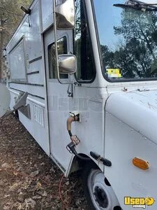 2000 P42 All-purpose Food Truck Stainless Steel Wall Covers Virginia Diesel Engine for Sale