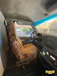 2000 Pet Care / Veterinary Truck Cabinets California Gas Engine for Sale
