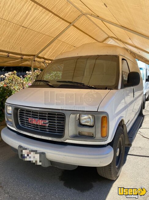 2000 Pet Care / Veterinary Truck California Gas Engine for Sale