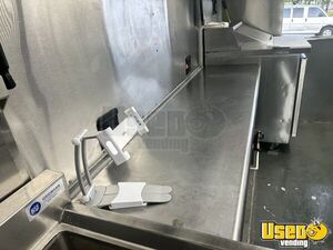 2000 Step Van All-purpose Food Truck All-purpose Food Truck Electrical Outlets Florida Gas Engine for Sale