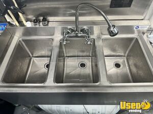2000 Step Van All-purpose Food Truck All-purpose Food Truck Hand-washing Sink Florida Gas Engine for Sale