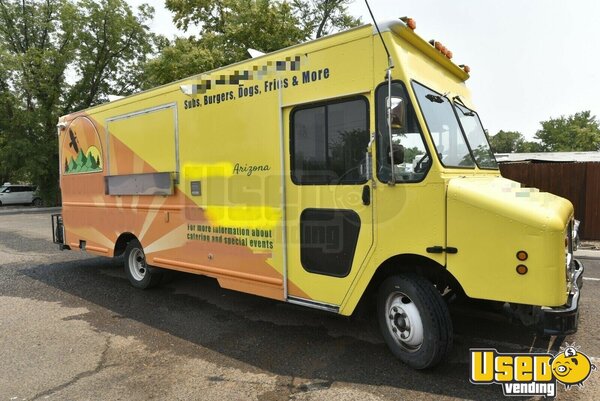 2000 Step Van Class Iii Kitchen Food Truck All-purpose Food Truck Arizona Diesel Engine for Sale