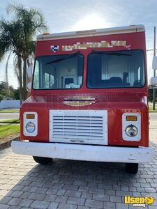 2000 Step Van Food Truck All-purpose Food Truck Refrigerator Florida Diesel Engine for Sale