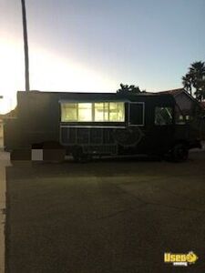 2000 Step Van Kitchen Food Truck All-purpose Food Truck 26 California Diesel Engine for Sale