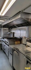2000 Step Van Kitchen Food Truck All-purpose Food Truck Bathroom Wyoming Diesel Engine for Sale